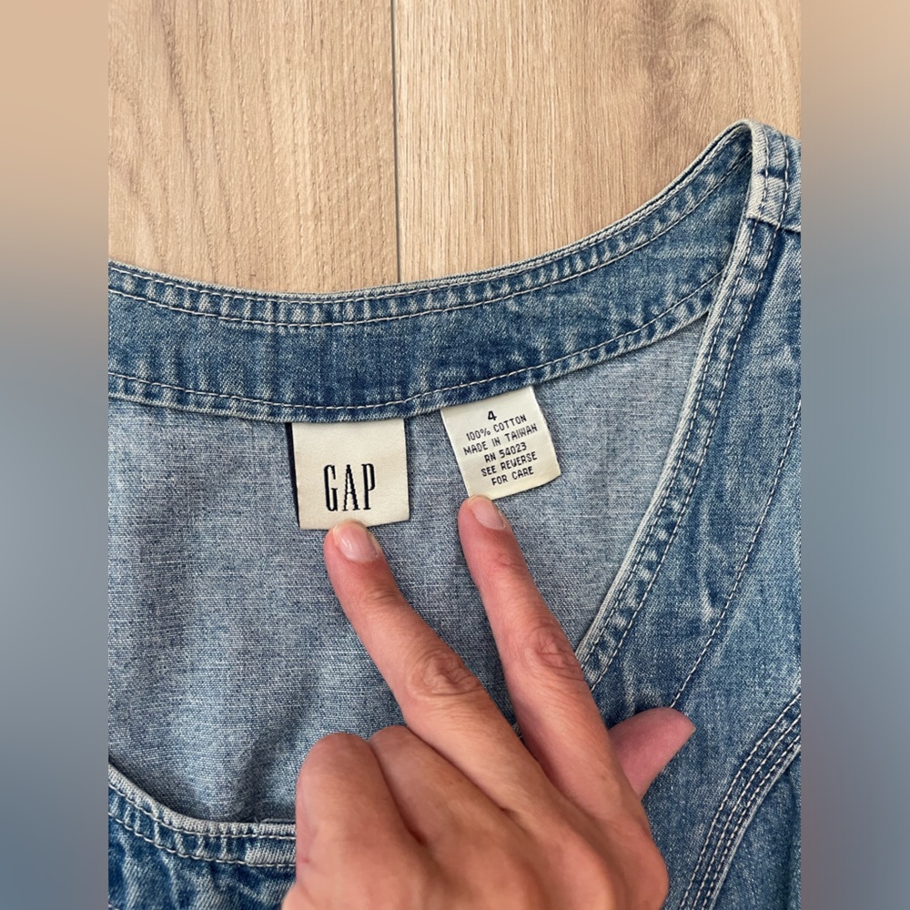Vintage Gap Denim Dress - Picture 5 of 9